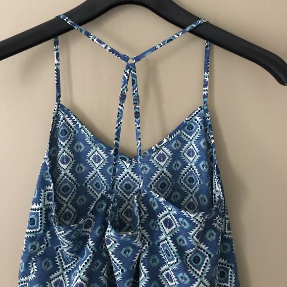 Hollister Summer Top With Adjustable Straps ⭐️ - Picture 3 of 6
